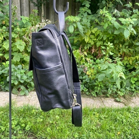 NWOT Thirty-One Black Faux Leather Backpack - Picture 4 of 12